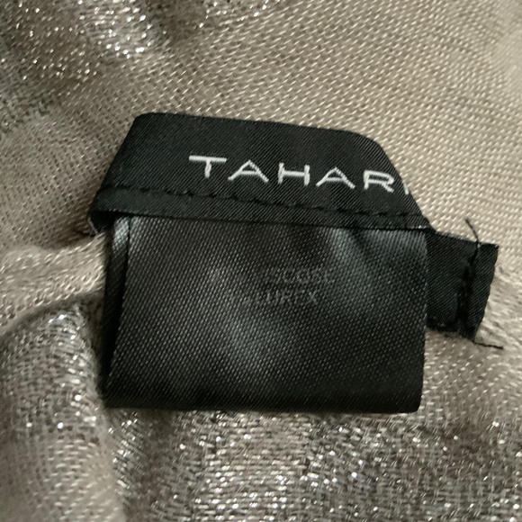 TAHARI Grey Square Scarf with Silver Threads - Picture 3 of 5
